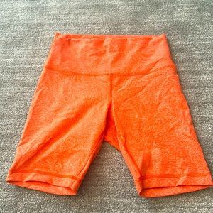 lululemon - Wunder Train HR Short 8”